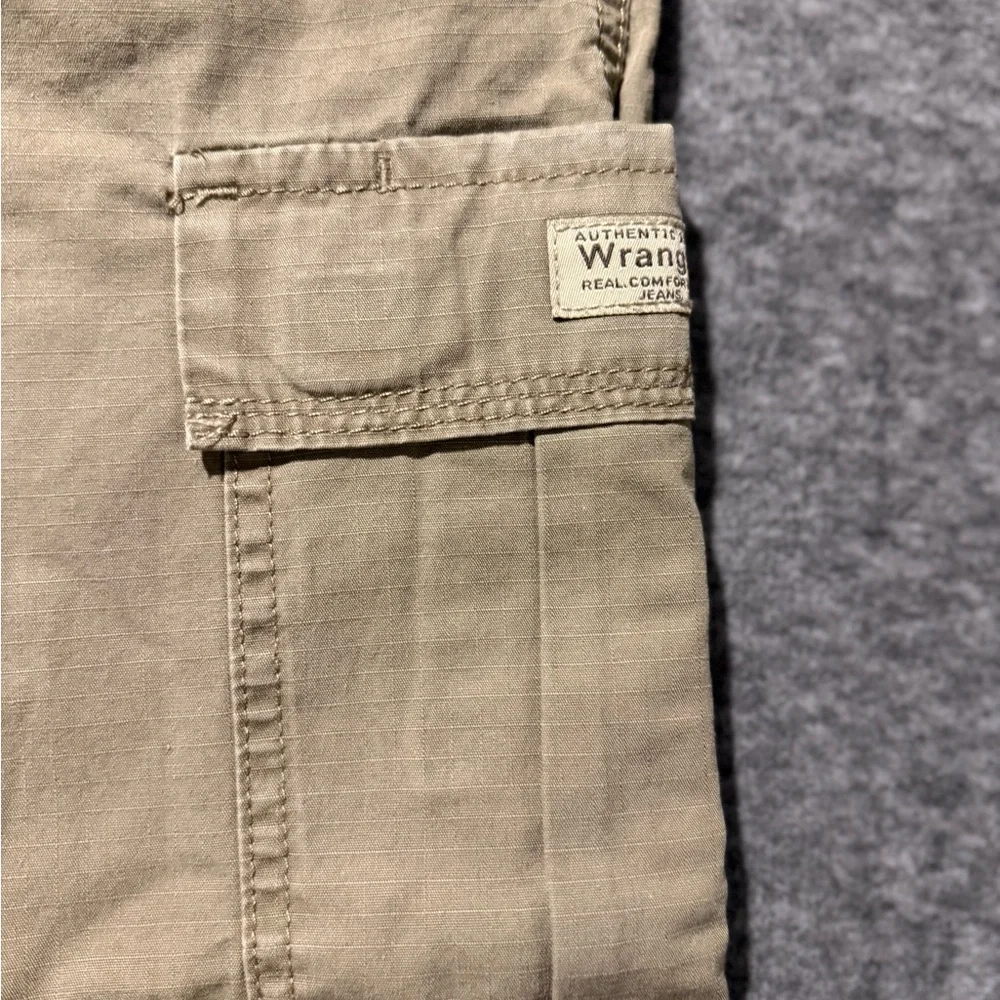 Wrangler Cargo Khaki Pants mens 38x32 tan brown cotton Straight comfort nice!